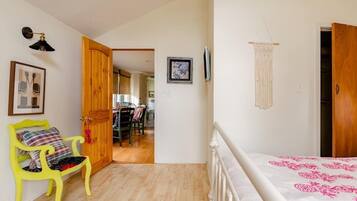 1 dormitorio, escritorio, tabla de planchar con plancha y wifi gratis