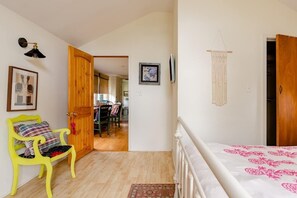 1 slaapkamer, een bureau, een strijkplank/strijkijzer, gratis wifi