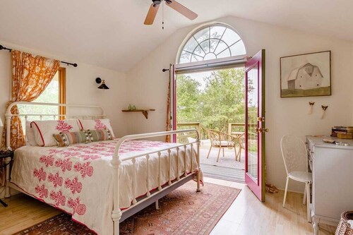 The Lookout - A Hill Country Cottage