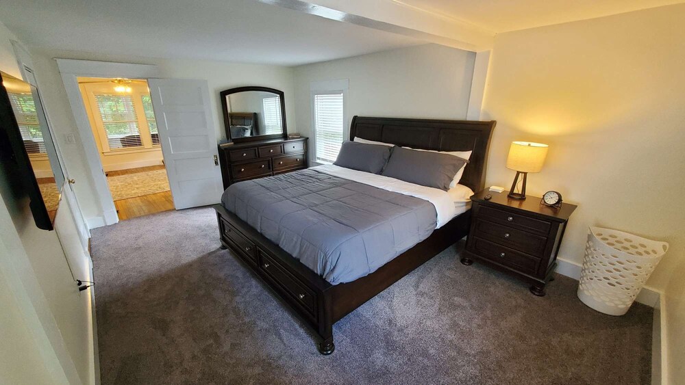 Cozy DoverFoxcroft Home Close to Hospital Abbot Vrbo