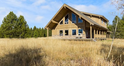 Luxury listing! Spacious! Close to Yellowstone! New AC