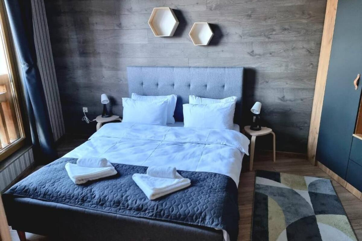Junior apartment | Insonorización, cuna de viaje, wifi gratis y ropa de cama
