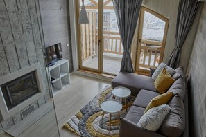 Maissonette | 起居区 | 24-英寸纯平电视（配备卫星频道）、电视、玩具