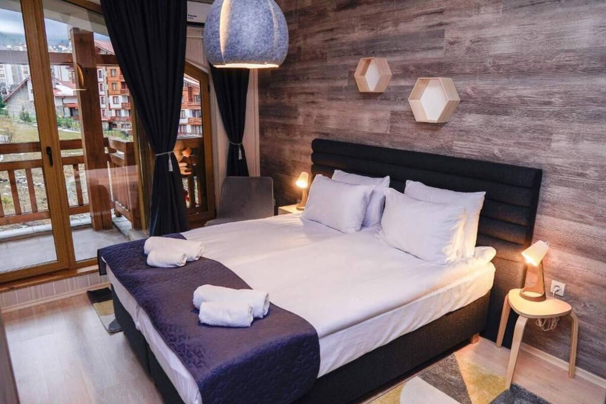 Senior apartment | Insonorización, cuna de viaje, wifi gratis y ropa de cama