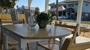 House, Multiple Beds (Sunny Beach Retreat B) | Outdoor dining