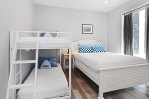 Casa, varias camas (Sunny Beach Retreat B) | 2 dormitorios