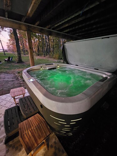 Lakeside Sand Beach House on 3 Acres of fun Near Nisswa and Cross Lake. 