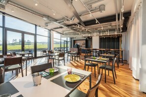 Free daily buffet breakfast  - Macardo Premium B&B (Amlikon-Bissegg)