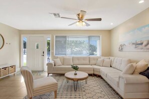 Smart TV - 3 Bed, 2 Bath - North Palm Beach! (North Palm Beach)