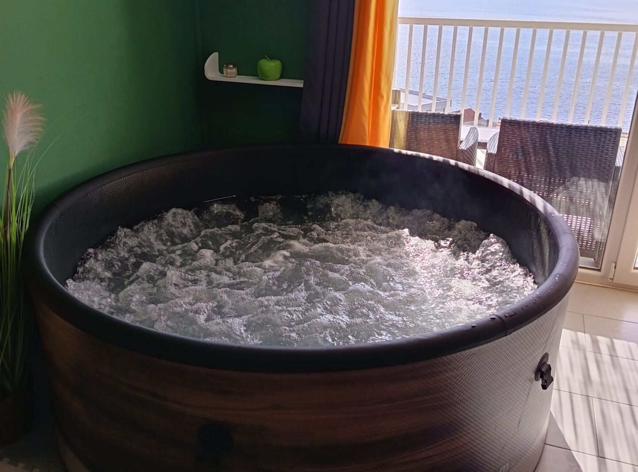 Indoor spa tub