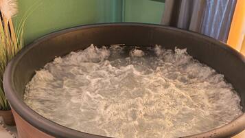Bañera de hidromasaje interior
