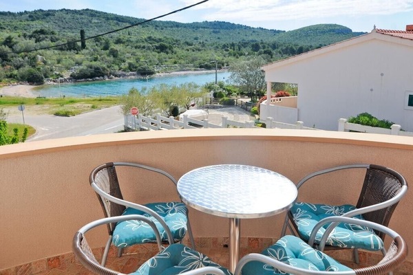 Balcony with sitting area