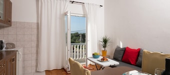 Marina's Apartments - One Bedroom apartment with Balcony