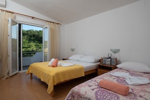 1 bedroom, iron/ironing board, WiFi, bed sheets