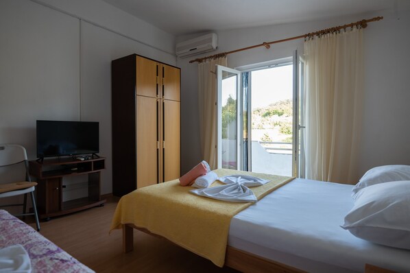 1 bedroom, iron/ironing board, WiFi, bed sheets