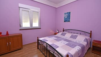 1 chambre, fer et planche Ă  repasser, accĂšs Internet, draps fournis