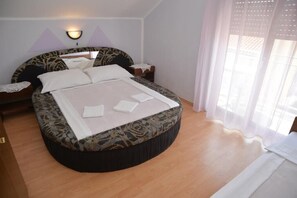 3 Schlafzimmer, Bügeleisen/Bügelbrett, WLAN, Bettwäsche