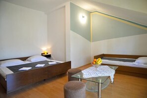 3 Schlafzimmer, Bügeleisen/Bügelbrett, WLAN, Bettwäsche