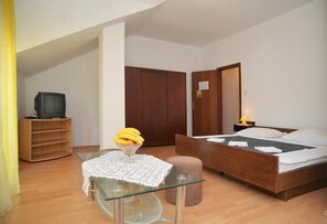 3 Schlafzimmer, Bügeleisen/Bügelbrett, WLAN, Bettwäsche