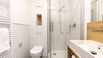 Dusche, Handtücher, Seife, Shampoo