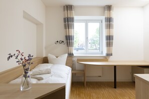 Singola Comfort | Postazione laptop, Wi-Fi gratuito, lenzuola