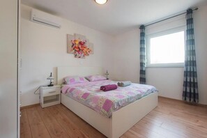 2 soverom, internettilgang og sengetøy