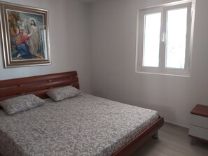 2 bedrooms, WiFi, bed sheets