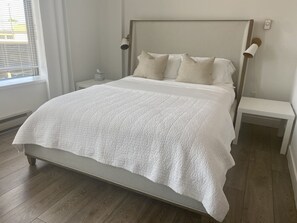 Habitació superior | Roba de llit d'alta qualitat, cobrellits i decoració individual 