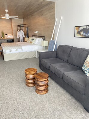 Habitació superior | Roba de llit d'alta qualitat, cobrellits i decoració individual 