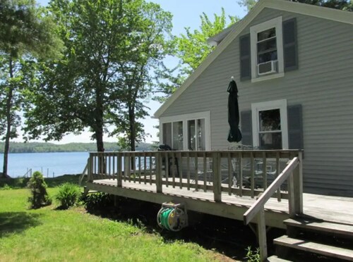 Belgrade Lakes Salmon Waterfront cottage