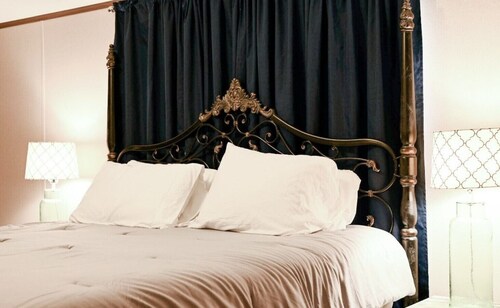 Cajun Cove                              .