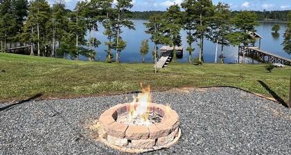 Lake front home with spectacular sunsets! 6 miles from Toledo Tackle!