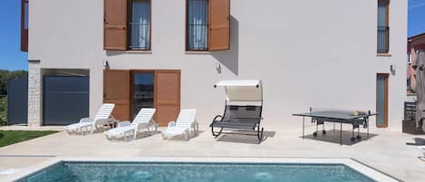 Piscine extérieure