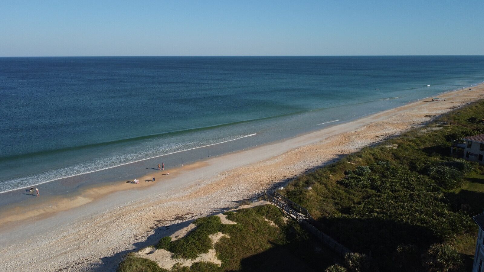 Una spiaggia nelle vicinanze