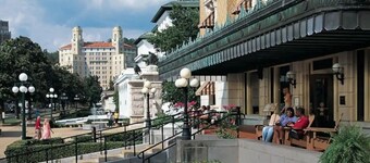 Natalie`s Nook, Lake Hideaway near Downtown Fun!