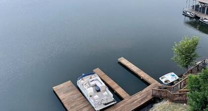 Natalie`s Nook, Lake Hideaway near Downtown Fun!