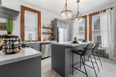 Luxury Historic Home - Stellar Location