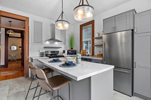 Luxury Historic Home - Stellar Location