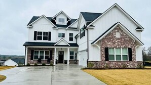 Unclassified image, 5 of 43, button - Luxurious Farmhouse in Evans 15 mins from Masters only 7 miles (Evans)