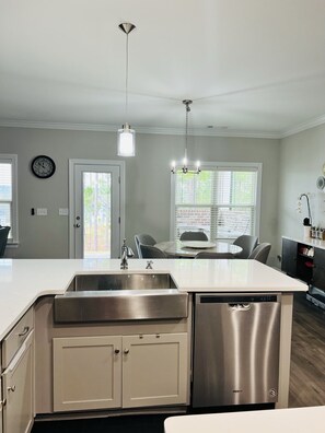 Private kitchen - Luxurious Farmhouse in Evans 15 mins from Masters only 7 miles (Evans)