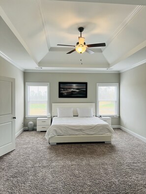 5 bedrooms, iron/ironing board, free WiFi, bed sheets