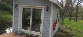 Cozy Guesthouse on 5 acres