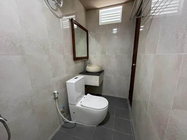 Bathroom - Courtyard Guesthouse (Huraa)