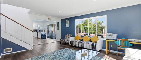 テレビ、暖炉、テレビゲーム、卓球台