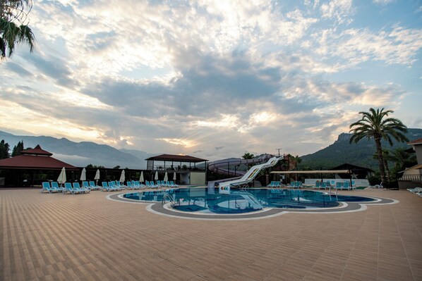 Seasonal outdoor pool - Miramor Garden Resort&Spa All Inclusive (Kemer)