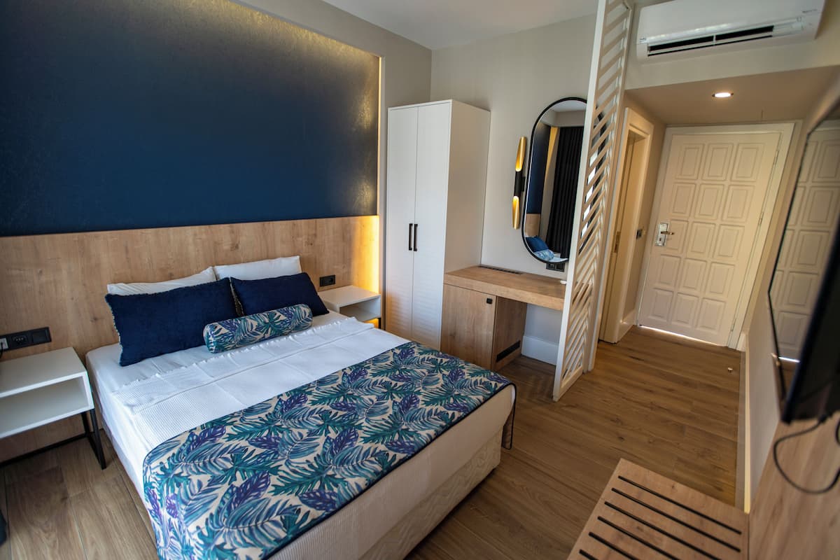 Ylelliset vuodevaatteet, Select Comfort -patjalliset sÀngyt, minibaari