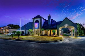 Exterior - Studio 6 Extended Stay - Birmingham, AL - Medical Center (Birmingham)