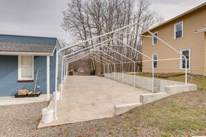 Property grounds - Finger Lakes Retreat: 3 Mi to Seneca & Keuka Lake (Himrod)