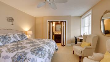 3 bedrooms, desk, iron/ironing board, internet