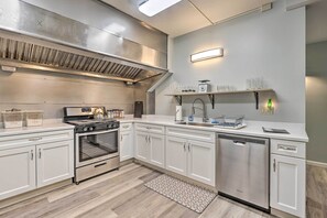 Fridge, microwave, stovetop, dishwasher - Himrod Vacation Rental 3 Mi to Seneca Lake! (Himrod)